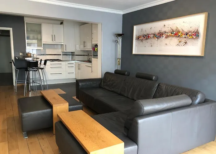 Modern Apartment At 2 Steps From Beach
